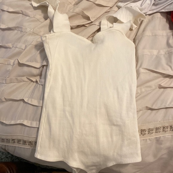 White ruffle body suit - Picture 1 of 1